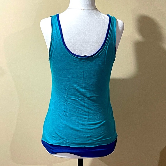 Guess Scoop Neck Sleeveless Top XS - Picture 3 of 5